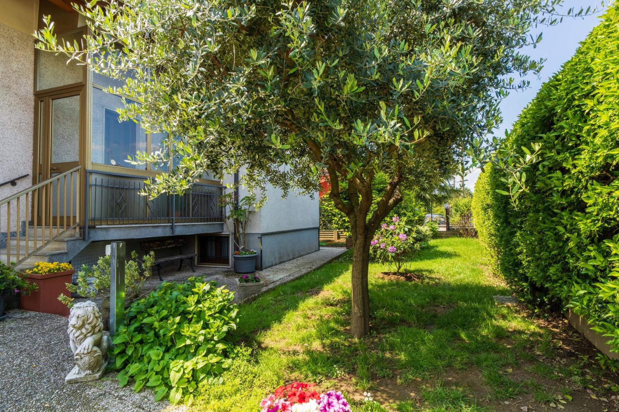Le Rose Daire Venegono Superiore Dış mekan fotoğraf